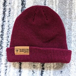 Grizzly Paw Burgundy Toque